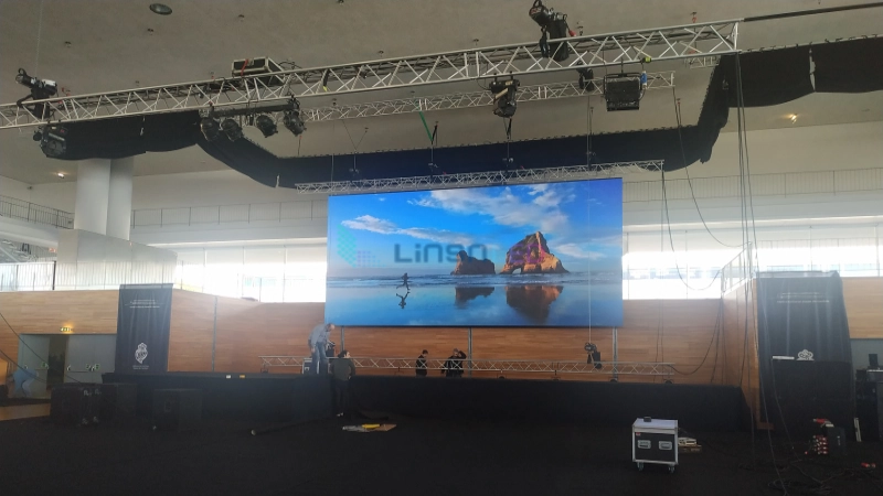 Xingwei stage LED displays to purtogal