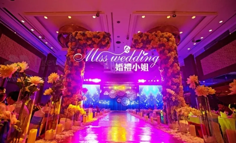 wedding video wall